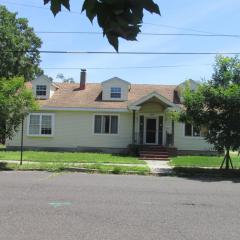 109 9th St, Millville, NJ 08332-3313