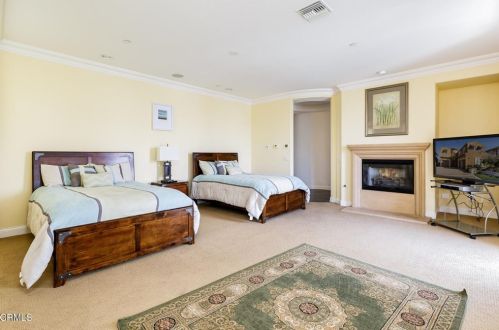 3947 Hemlock St, Oxnard CA  93035-1427 exterior