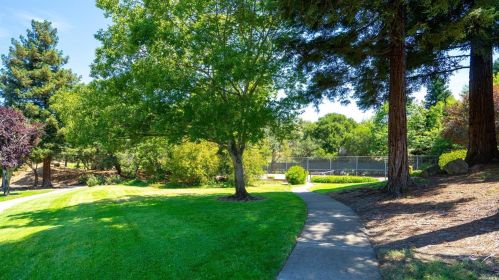 2090 Stonefield Ln, Santa Rosa CA  95403-0951 exterior