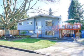 8220 215 St, Edmonds WA  98026-7464 exterior
