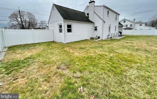 35 Wilbur Henry Dr, Florence NJ  08518-2701 exterior