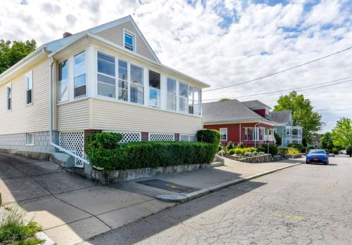 337 Jastram St, Providence, RI 02908-2119