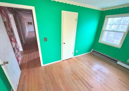 4 Mountainside Rd, Warwick NY  10990-2237 exterior