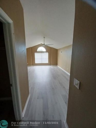 298 Carter Ave, Fort Pierce FL 34983-3006 exterior