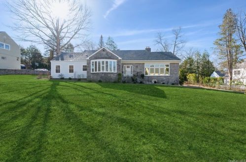 301 Oxford Rd, New Rochelle, NY 10804-3324