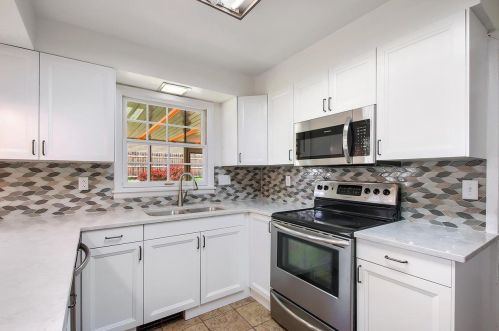 3500 Delahaut St, Green Bay, WI 54301-1223