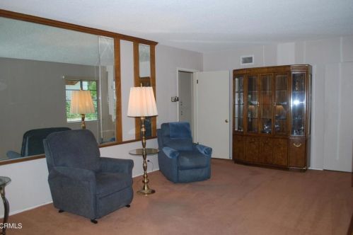 5042 Carolyn Way, Glendale CA 91214-1061 exterior