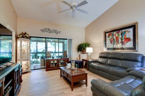 5585 Munsel Ln, Boynton Beach, FL 33437-3366