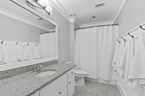 9626 Braeburn Gln, Austin TX 78729-2710 exterior