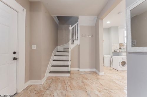 222 Maple Ave, East Orange NJ  07017-4461 exterior