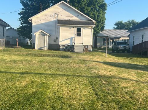 708 Johnson Ave, New Lexington, OH 43764-1123