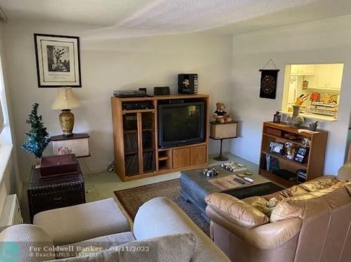 194 Cambridge H, West Palm Beach, FL 33417-1380