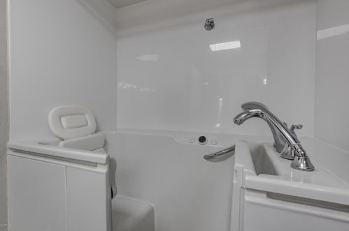 10947 Coggins Dr, Sun City AZ  85351-3346 exterior