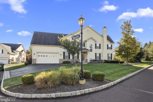 590 Abbey Ct, Blue Bell PA  19422-1303 exterior