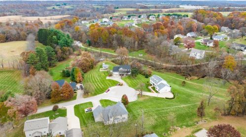 550 Spring Valley Dr, Zanesville OH  43701-0805 exterior