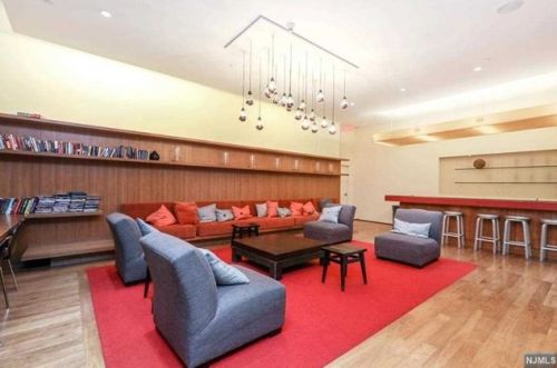 3209 City Pl, Edgewater NJ  07020-3149 exterior