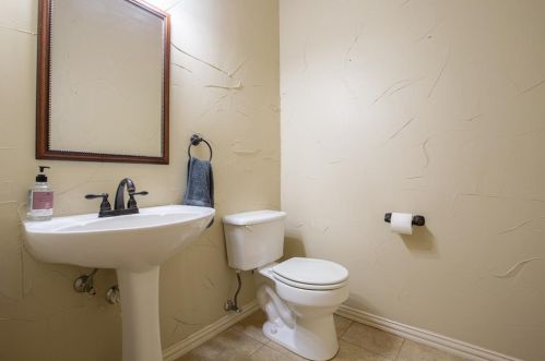 1519 Rustic Timbers Ln, Lewisville TX  75028-1432 exterior