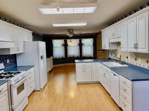 927 Magnolia Bluff Cir, Beaufort SC  29902-6921 exterior