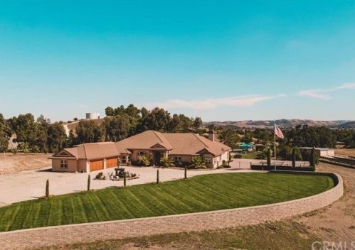 2280 Claassen Ranch Ln, Lake Nacimiento, CA 93446-7699