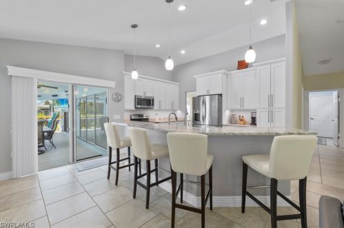 23463 Olde Meadowbrook Cir, Bonita Springs FL 34134-9132 exterior