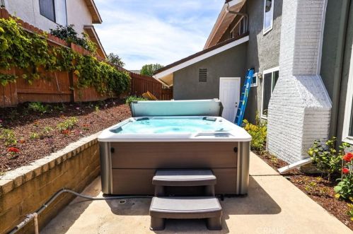 22112 Comanche Rd, El Toro CA  92630-3510 exterior