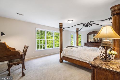 20 Hartlake Dr, Fredericksburg VA  22406-4635 exterior