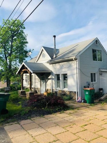 9 Cramer Rd, Poughkeepsie, NY 12603-6313