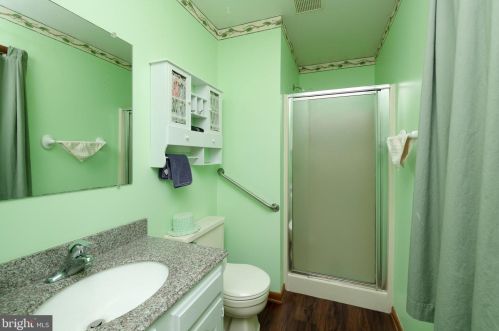 6 Pendleton Dr, Berlin Boro NJ  08009-9672 exterior