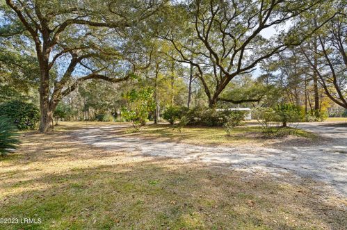 64 Cherokee Farms Rd, Beaufort SC  29906-8823 exterior