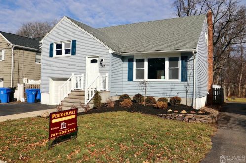 212 Freeman St, Woodbridge NJ  07095-3128 exterior