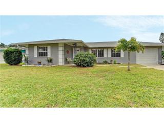 3217 Cambridge Dr, Bradenton, FL 34205-2822