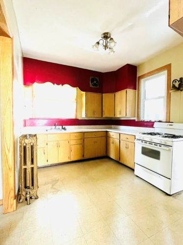119 Mercer St, Greenville, PA 16125-1937