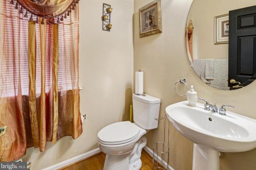 515 Florence Fields Ln, New Castle DE  19720-8752 exterior