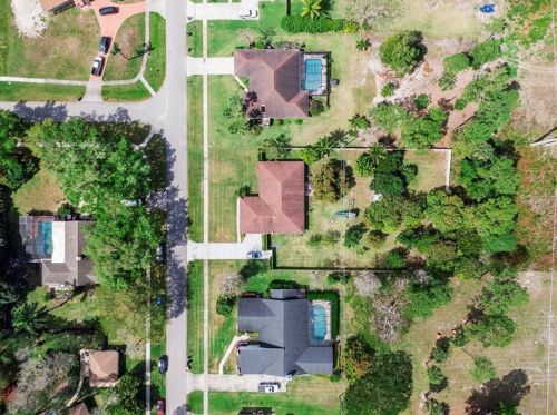 12229 Old Country Rd, West Palm Beach, FL 33414-4810