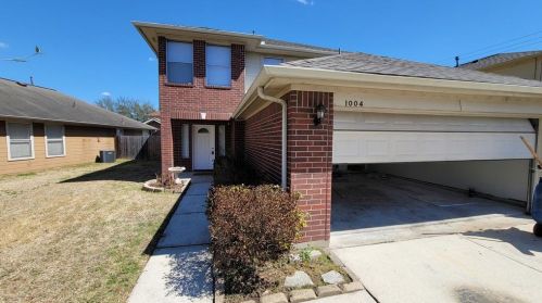 1004 Deerpass Dr, Channelview, TX 77530-3300