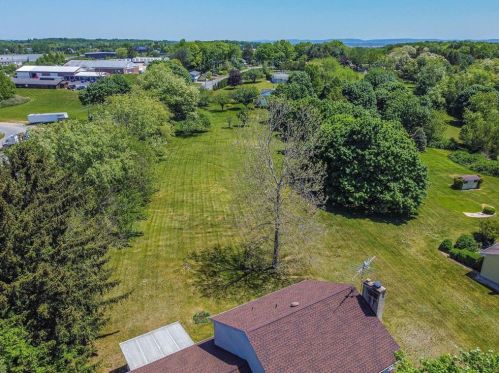 1943 Klines Mill Rd, Breinigsville PA  18031-2230 exterior