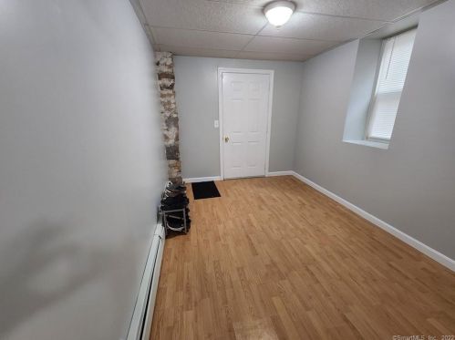 36 Pratt St, Norwich CT  06360-3733 exterior