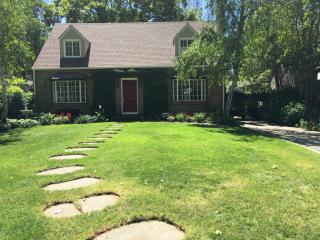 510 Blackwood St, Sacramento, CA 95815-3704