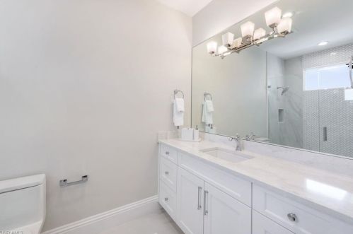 569 Neapolitan Way, Naples FL 34103-8568 exterior