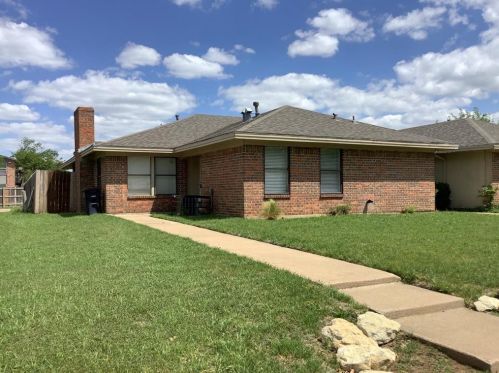 4413 Menzer Rd, Fort Worth, TX 76103-1817