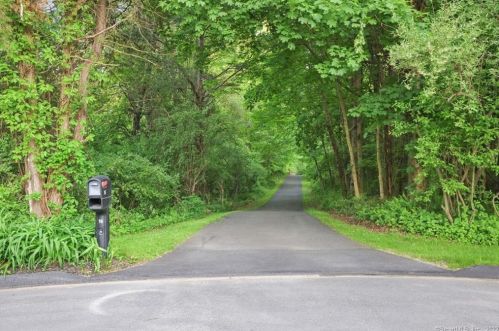 16 Sunny Ln, Sherman, CT 06784-1424