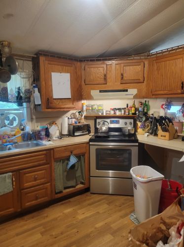 25 Pine St, Northwood, NH 03261-3916