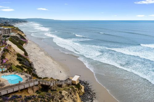 190 Del Mar Shores Ter, Solana Beach CA  92075-2637 exterior