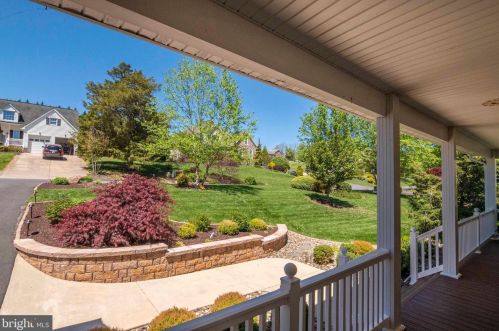 160 Manor Dr, Edinburg VA  22824-3579 exterior