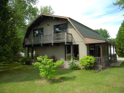 853 Moon Dr, Green Bay, WI 54313-6958