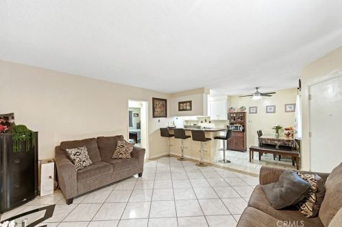 945 Locust Ave, Long Beach CA  90813-5805 exterior