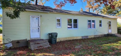 25 Midway Oval, Groton, CT 06340-4830
