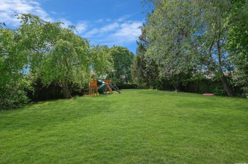 772 Pat Dr, West Islip NY  11795-3537 exterior