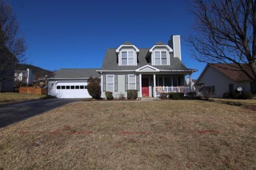 5020 Orchard Park Dr, Roanoke, VA 24019-7448