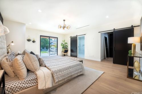 4709 Norwich Ave, Van Nuys CA  91403-2017 exterior